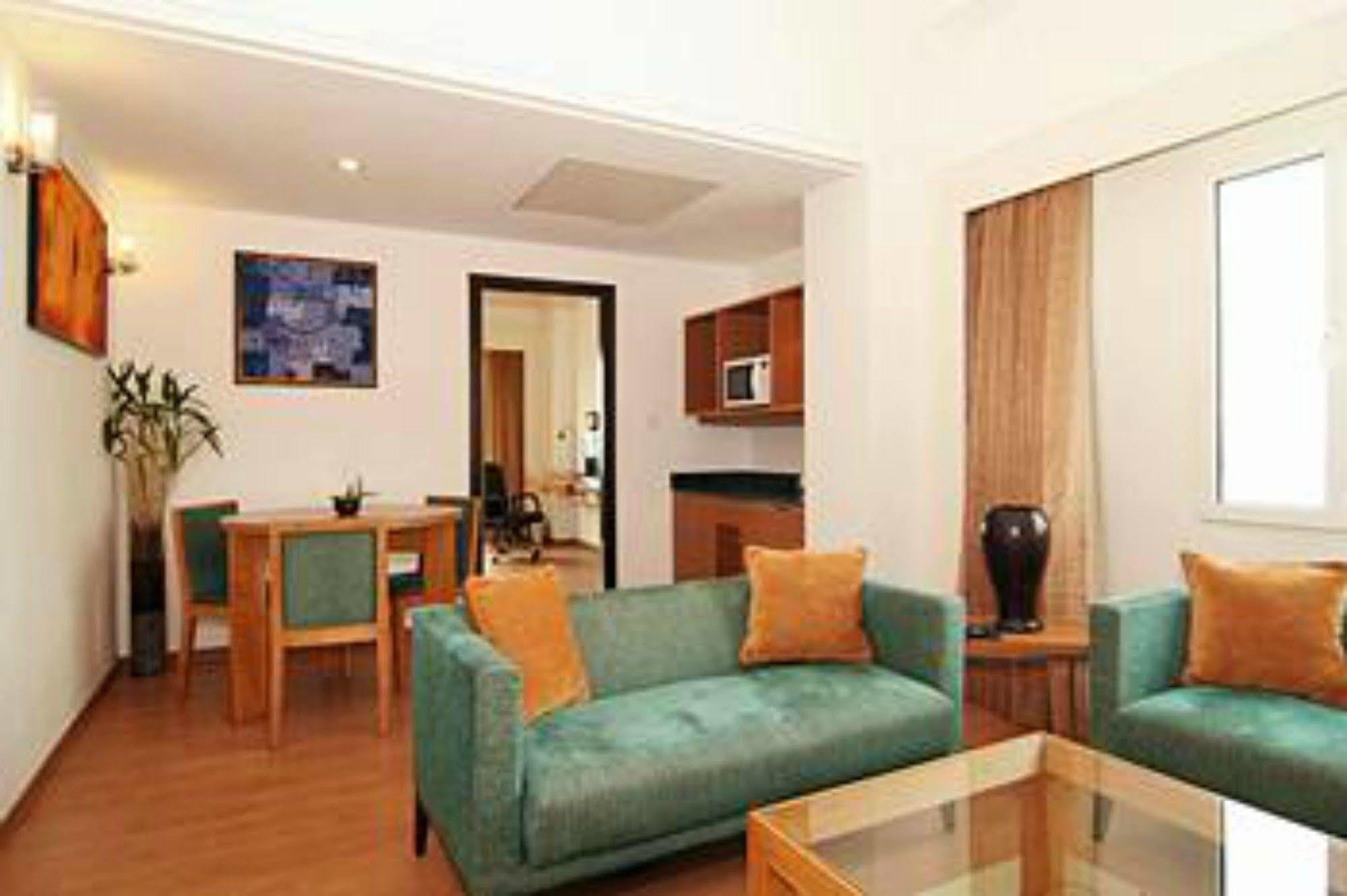 Lemon Tree Hotel, East Delhi Mall, Kaushambi Ghaziabad Exterior foto
